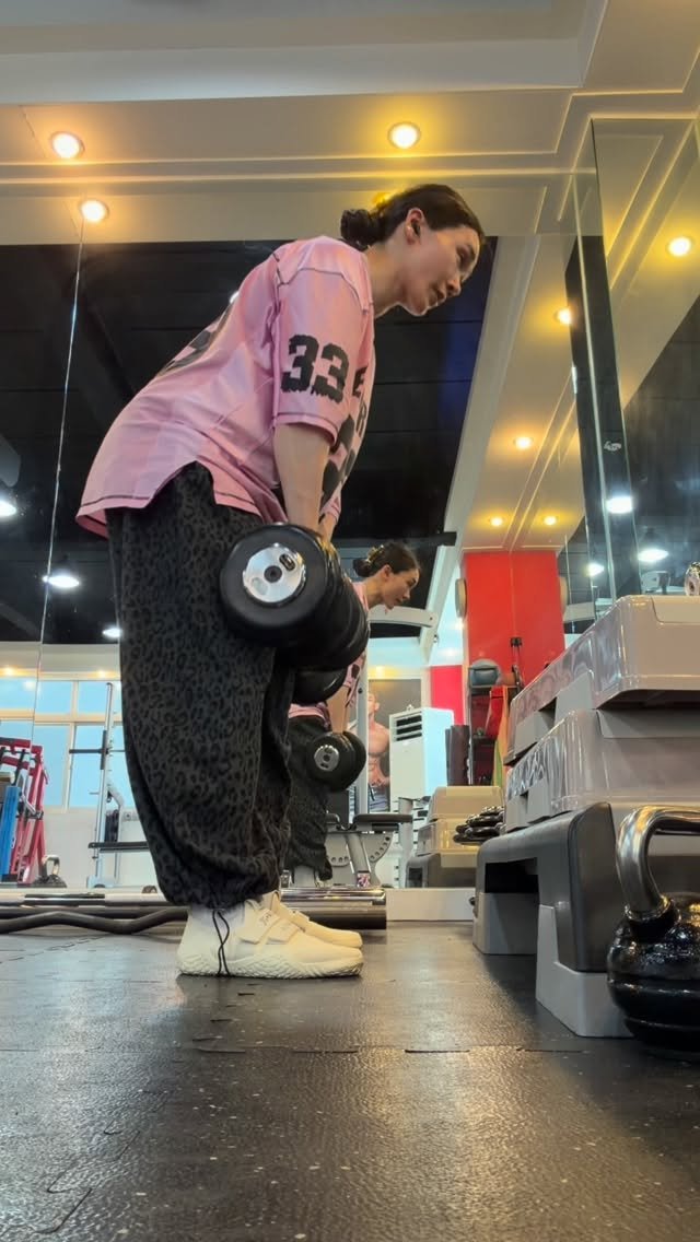 ifbbpro_figure_uni 게시물 이미지: 도 닦는 마음으로..❤️‍🔥
한개도 놓치면 안뎌🔥
오늘은 목 허리 컨디션보고 조금...