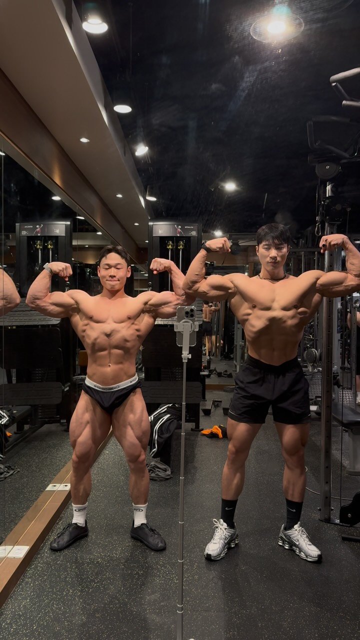 ifbbpro_mr.woo 게시물 이미지: 오늘 02년생 🦖 최연소 내추럴프로 @jo_gym02 님과 함께 유튜브...