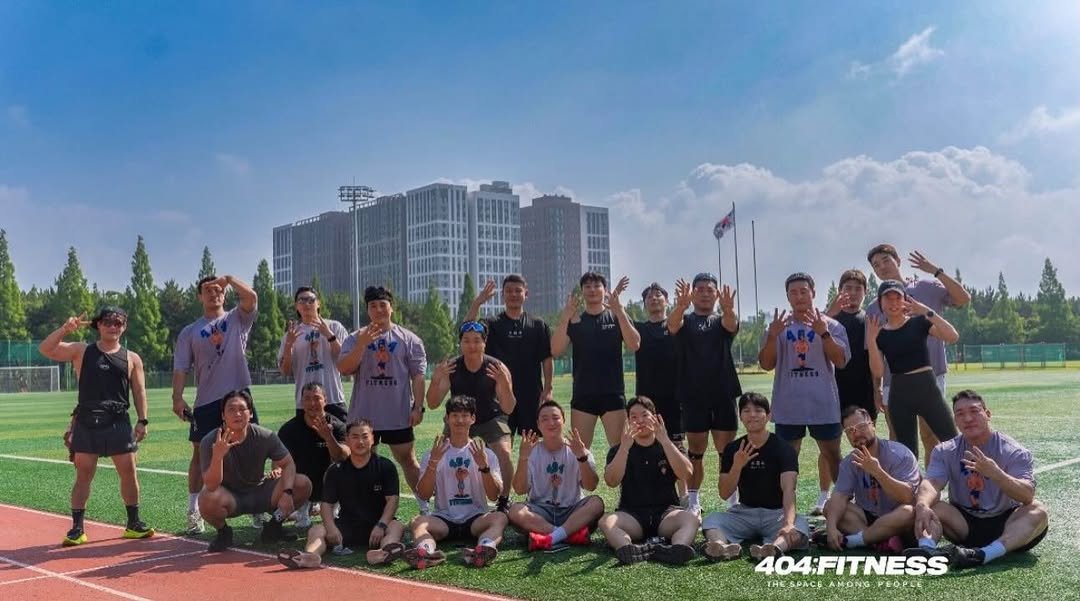 ifbbpro_shin 게시물 이미지: .
RUNNING CLUB
오전 뜨겁게 🔥🔥 
.
.
.
#러닝 #러닝크루...