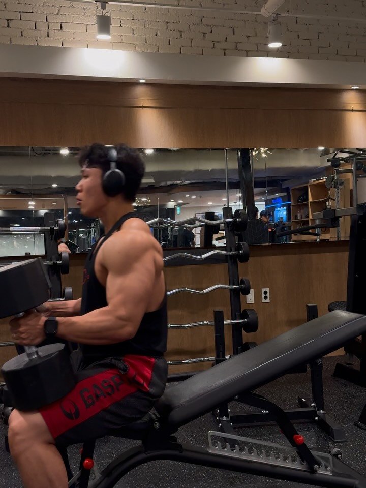 ifbbpro_soo 게시물 이미지: Push day☠️
@aspo.co.kr 입고 밀기 완료

요즘 가슴운동 할...