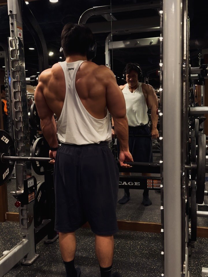 ifbbpro_soo 게시물 이미지: 이번주는 디로딩

승모를 잘 못쓴다면 두꺼워질 수 없다..

슈러그를...