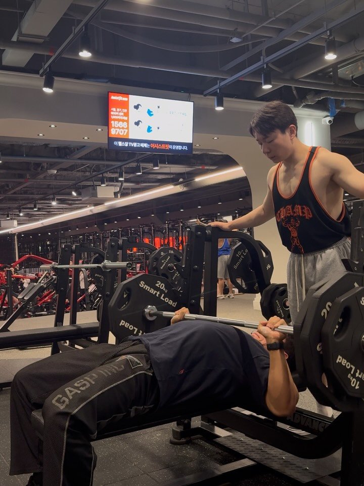 ifbbpro_soo 게시물 이미지: Push day🔥
-풀오버
-벤치프레스
-인클라인 스미스 벤치
-머신 딥스
-프론트...