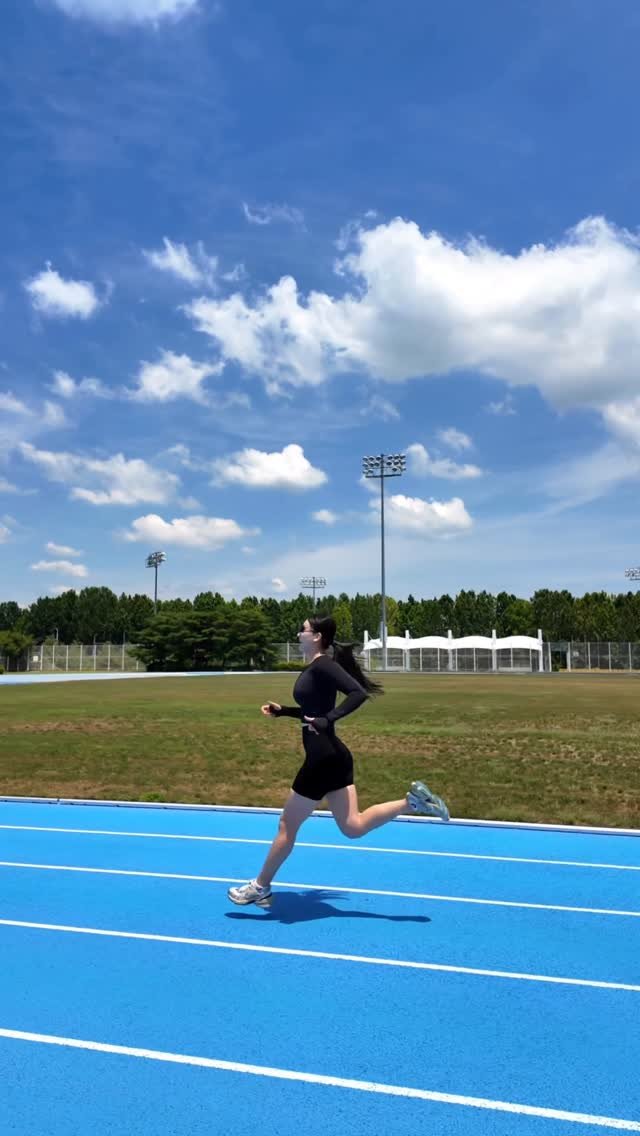 ifbbpro_suju 게시물 이미지: 유행이길래 나도 올려 봄 
트랙 뛰러 갈 사람 🙆‍♀️