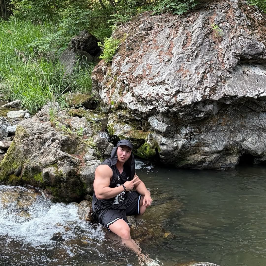 ifbbpro_yyong 게시물 이미지: 🌳🌴🌊☀️🌈😊🍼