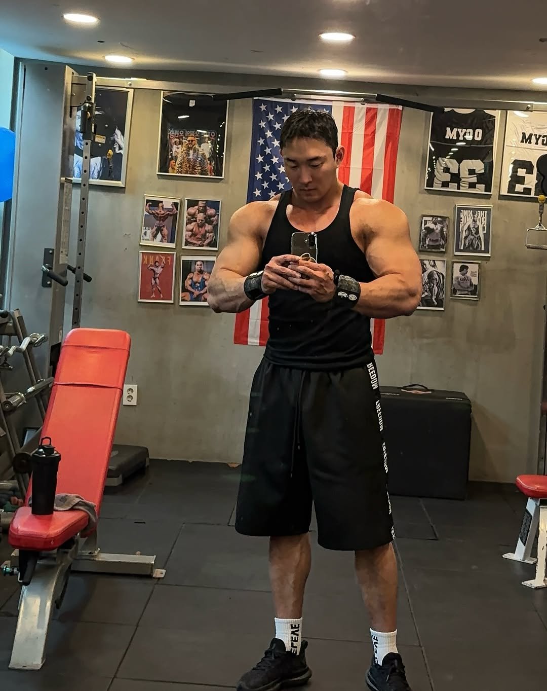 ifbbpro_yyong 게시물 이미지: -
역시 올드스쿨 감성 굳🏋️‍♀️
.
.
#원주 #원주오짐 #오짐