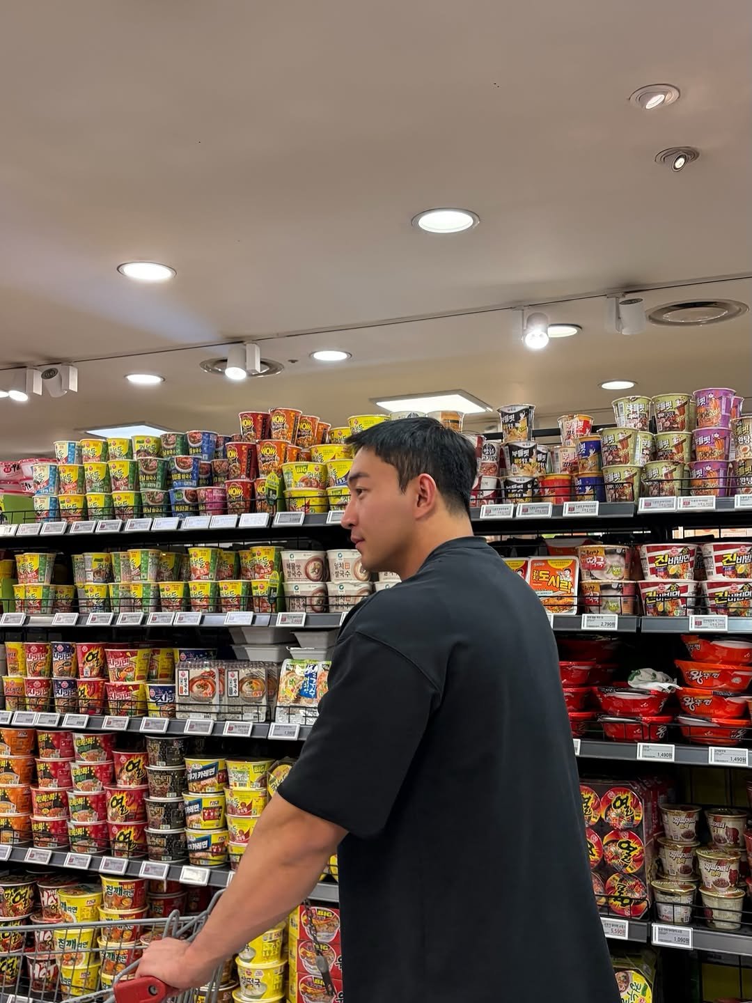 ifbbpro_yyong 게시물 이미지: -
고기와 술 그 사이🫢
제일 좋아하는 장보는 시간