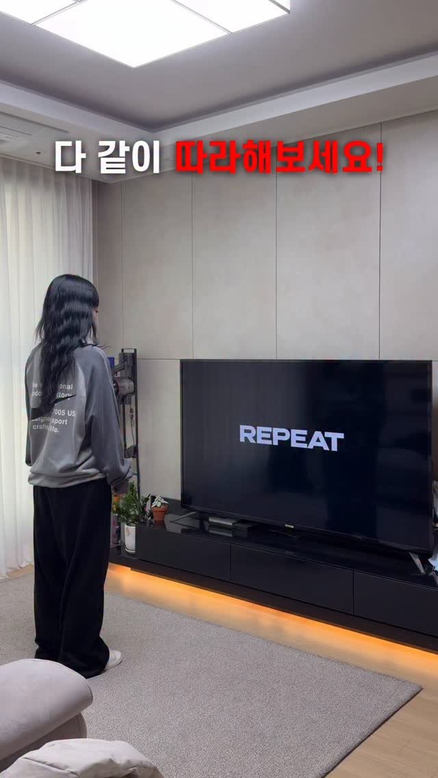 ifour_i4 게시물 이미지: 요즘 유행하는 홈트 ㅋㅋㅋㅋㅋㅋㅋ 💪