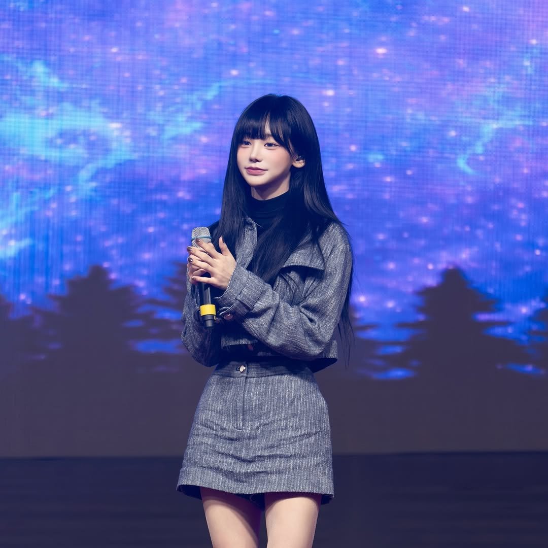 Photo by 오연하 on February 12, 2026. May be an image of one or more people, hair and concert.