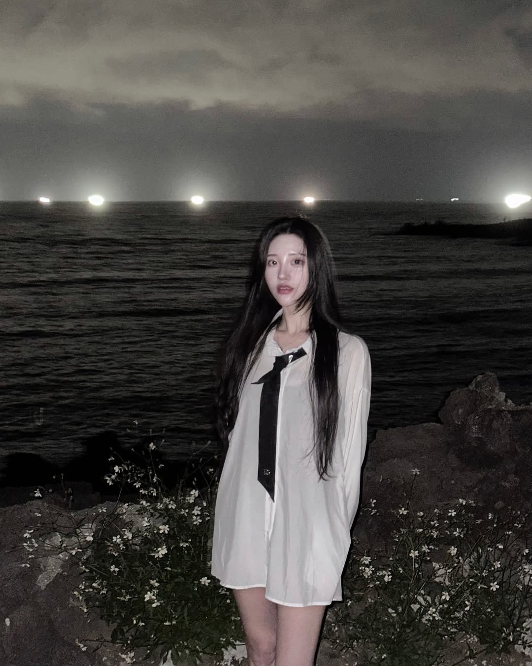 Photo by 숨니 on October 19, 2025. May be an image of night and text.