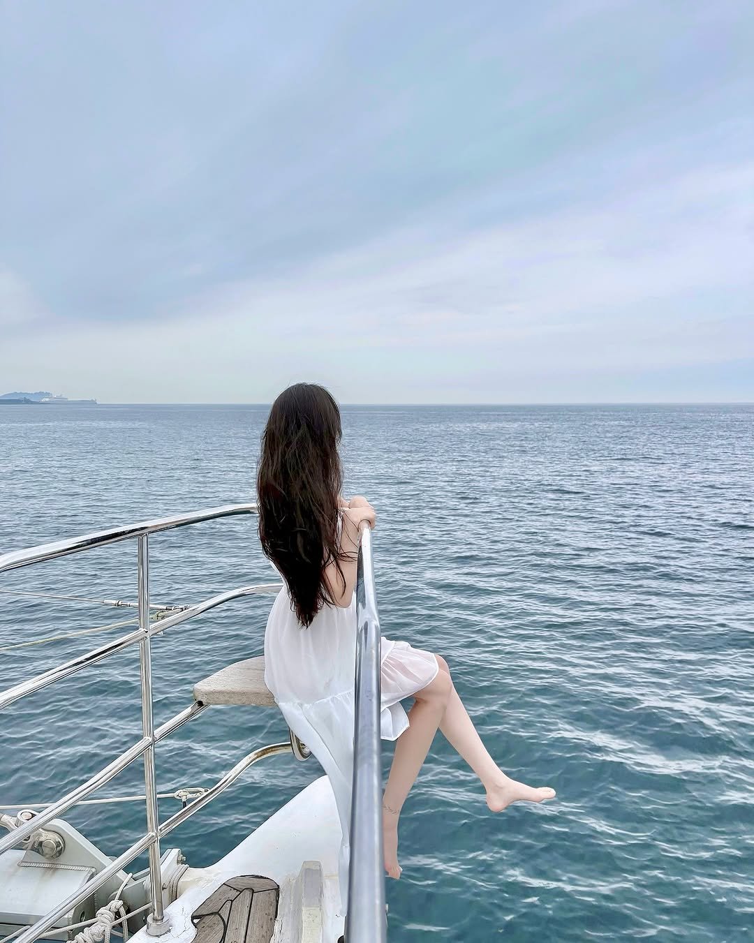 Photo shared by 숨니 on June 12, 2025 tagging @gb.jeju. May be an image of ship, ocean, horizon and text.