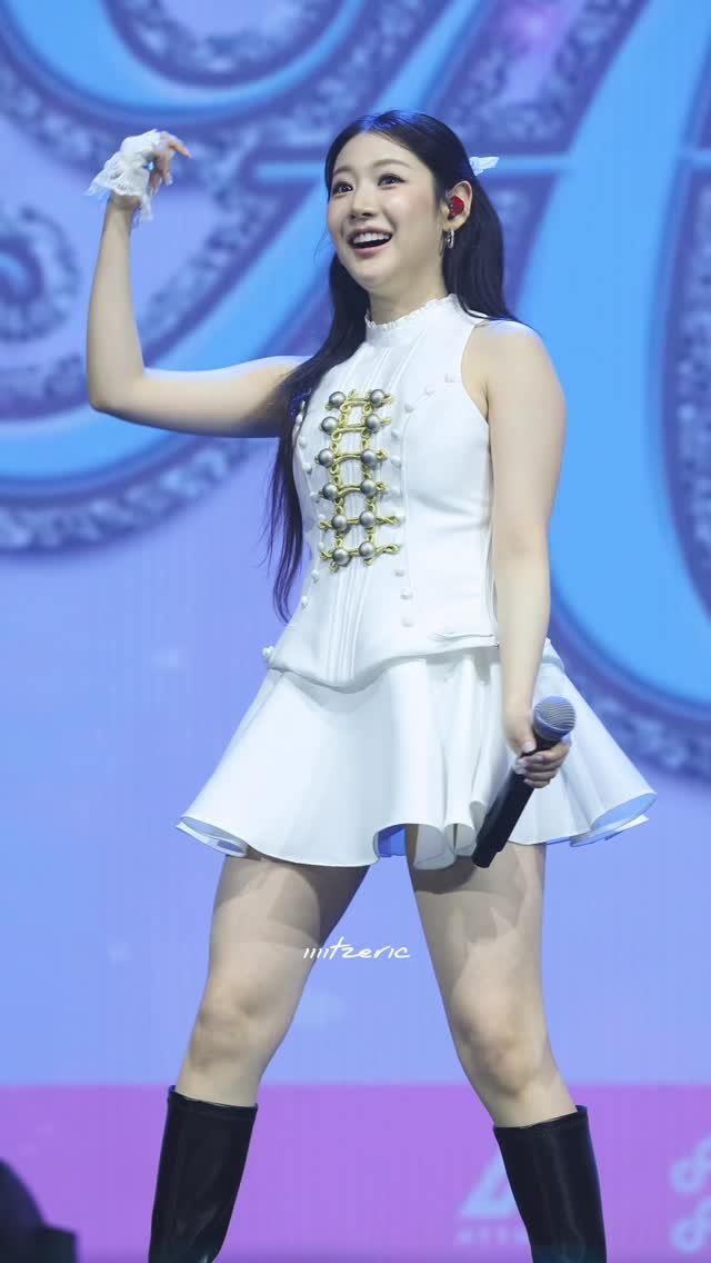 iiiitzeric 게시물 이미지: 許念慈這就是妳期望的世界嗎🤣

2026 FIFTY FIFTY 1st FAN-CON...