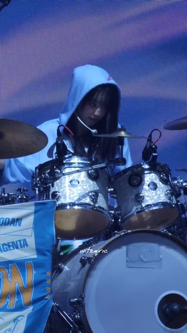 iiiitzeric 게시물 이미지: 🎬QWER 1ST WORLD TOUR ＜ROCKATION＞ in...