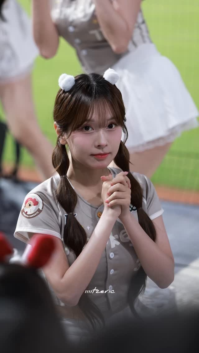 iiiitzeric 게시물 이미지: 金佳垠 - 轟轟轟HOME RUN DINOTAENG主題日
中場舞表演...