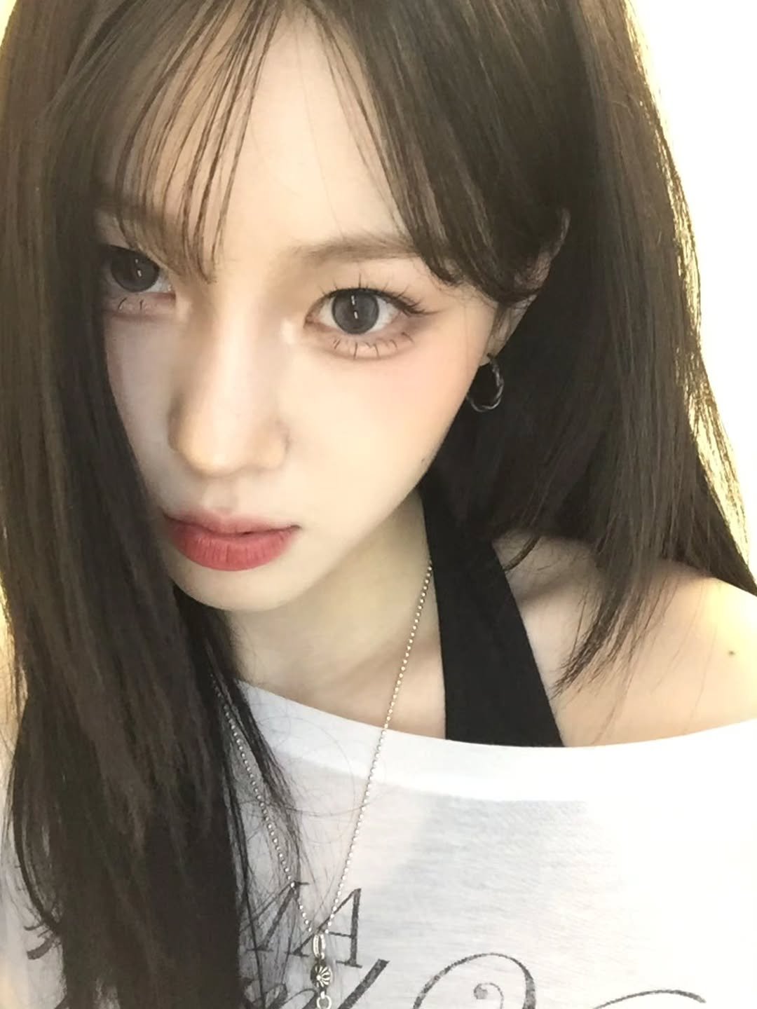 iioflhyun 게시물 이미지: 흑발했어
