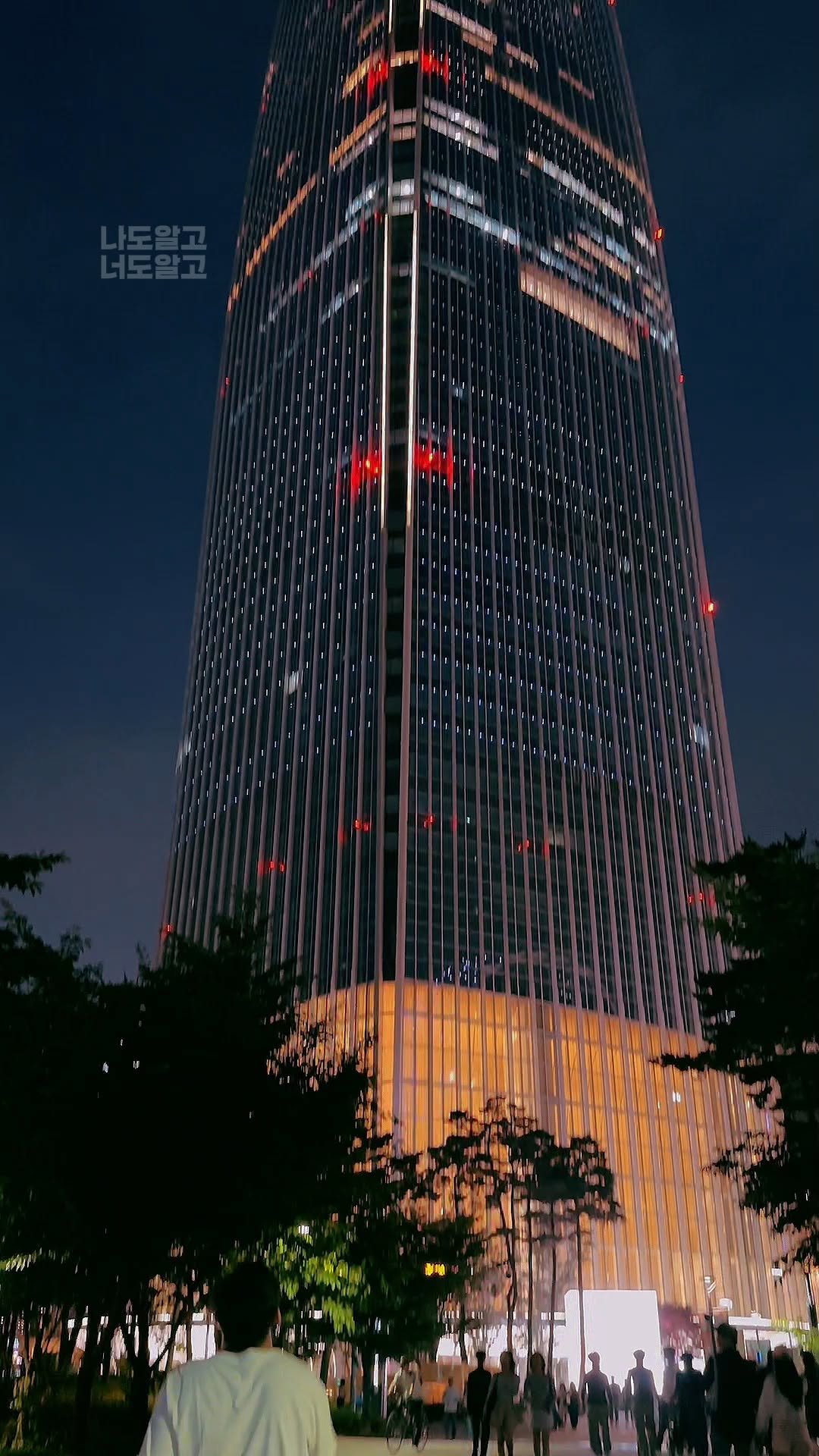 iknow_youknow_s 게시물 이미지: 한국인들은 돈 준다 해도 롯데 시그니엘에서 안 사는 이유