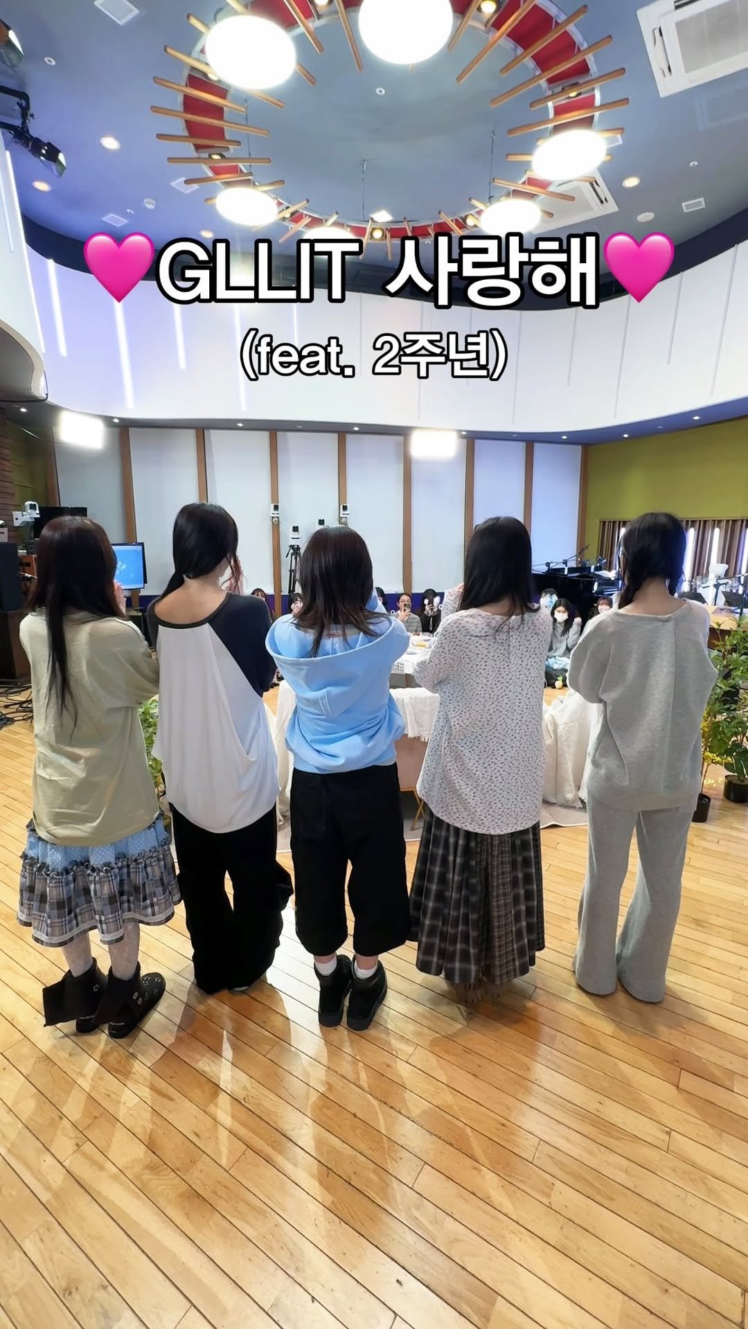 illit_official 게시물 이미지: GLLIT 사랑해🩷🩷🩷

#ILLIT #아일릿 
#ILLIT_2ND_DEBUT_ANNIVERSARY