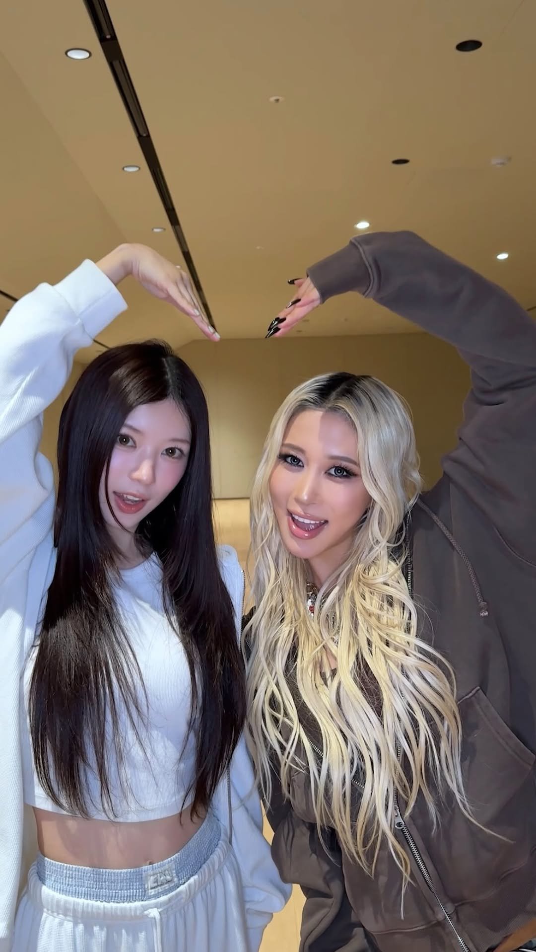 illit_official 게시물 이미지: My Bubee #다영 선배님🪄

#ILLIT_Bubee #MOKA #ILLIT #아일릿