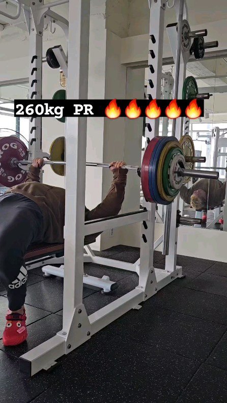 illugogym_1995.05.02_ 게시물 이미지: 씨 ------팔 260kg !! 
벤치 프레스