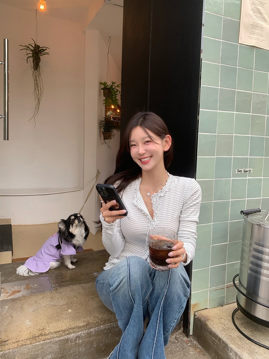 Photo shared by 김 윤희 on April 23, 2026 tagging @aorei_official. May be an image of cornflower and text.