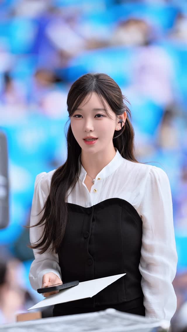 iloveunee 게시물 이미지: 영상 남겨주셔서 감사합니다 🦋🤍✨