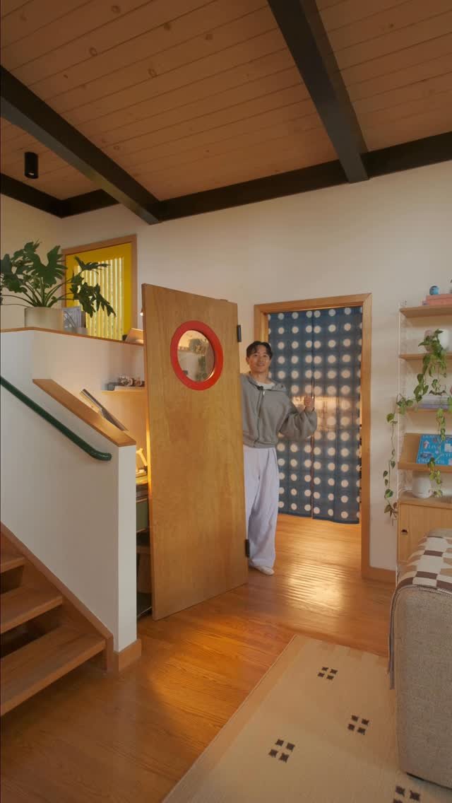 im_ericwang 게시물 이미지: Reinstalling the red kitchen door you guys all...