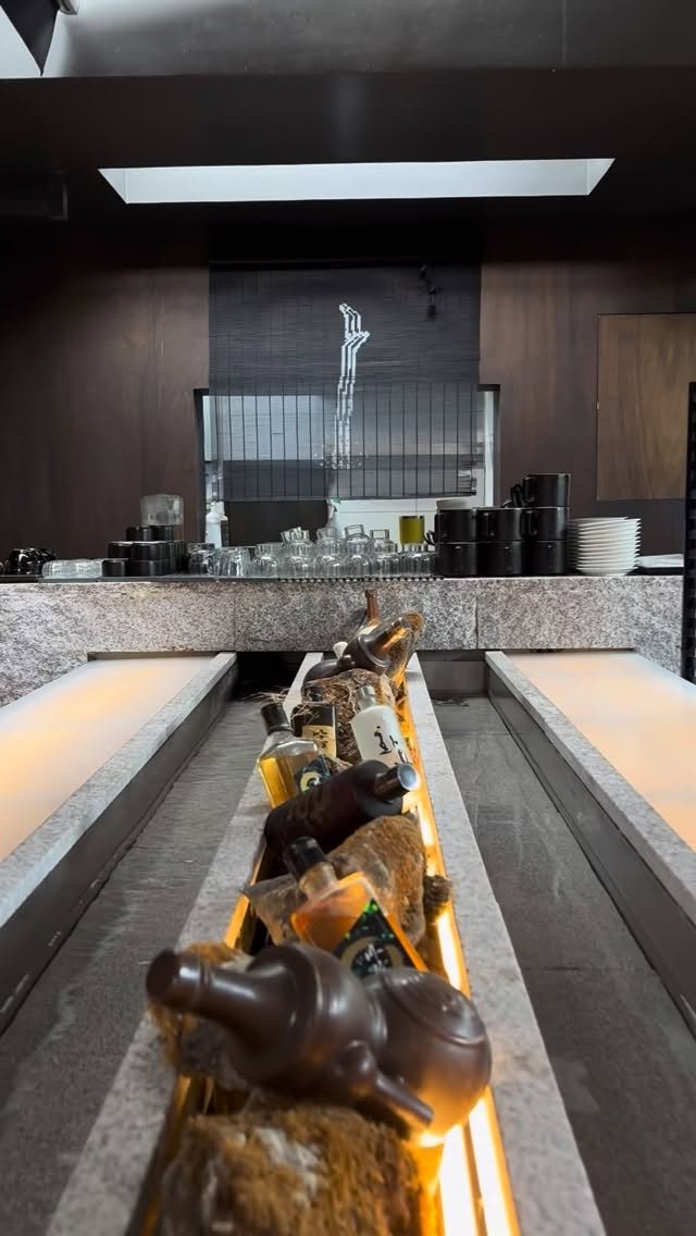 im_in__luv 게시물 이미지: 화려했던 그날의 기억 #미지수 🖤
@pung_new 

물에띄워술 🍃
포석정이...