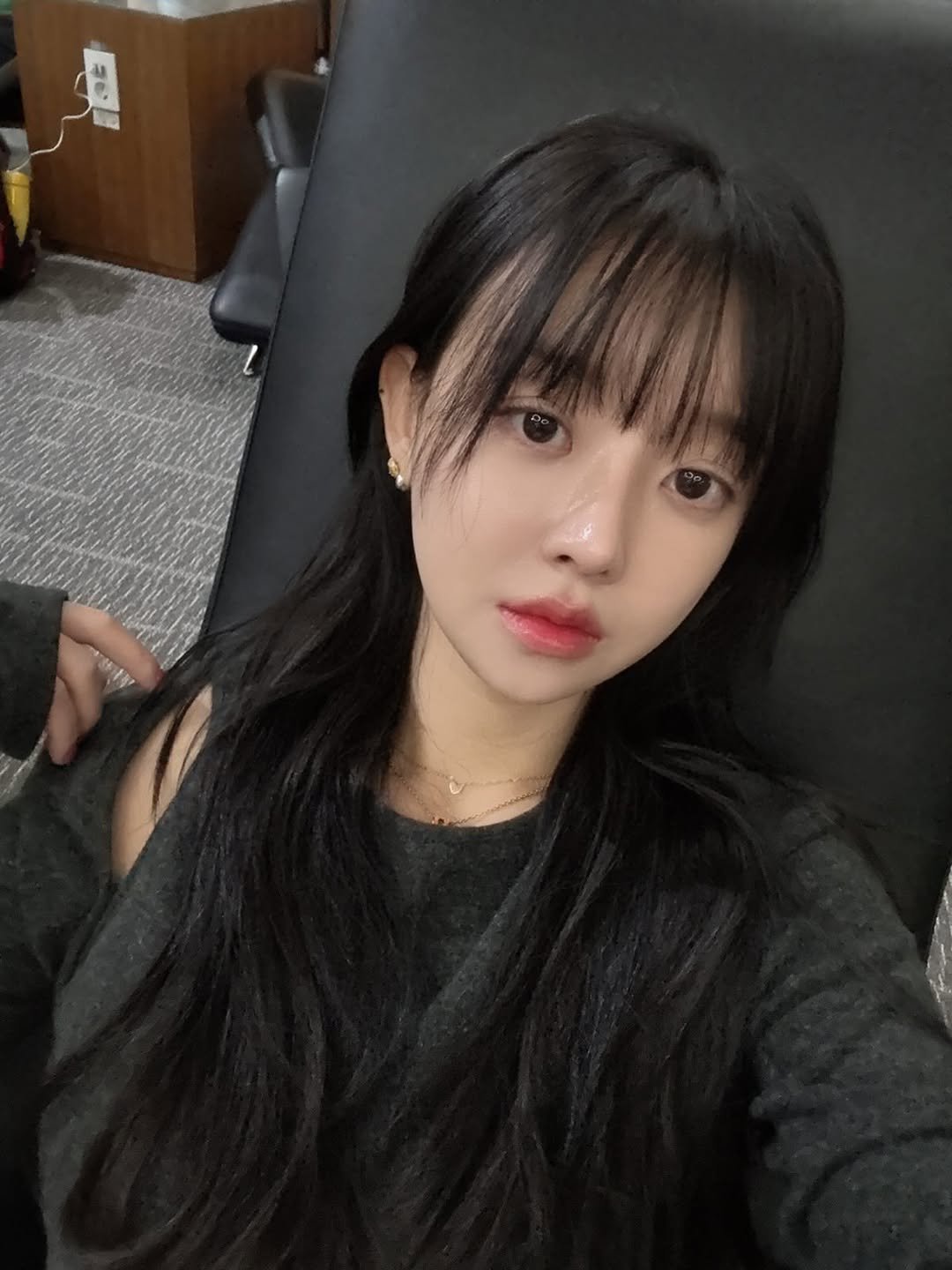 Photo shared by 임재원 on October 29, 2025 tagging @seooohyunnn, and @soonsoo_woobin. May be an image of one or more people, hair and text.