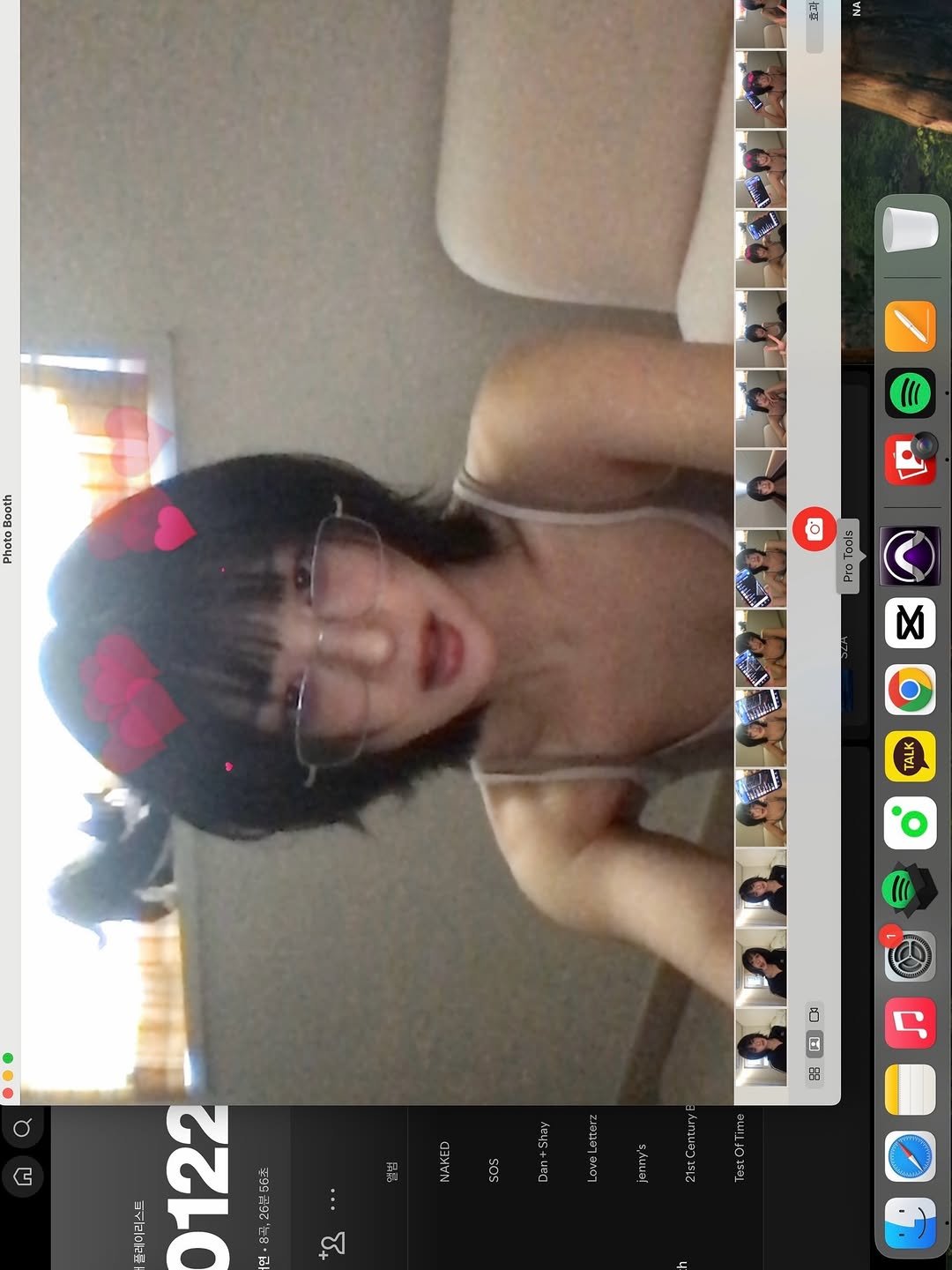 Photo by 이서연 on January 22, 2026. May be an image of phone, screen, tablet and text.