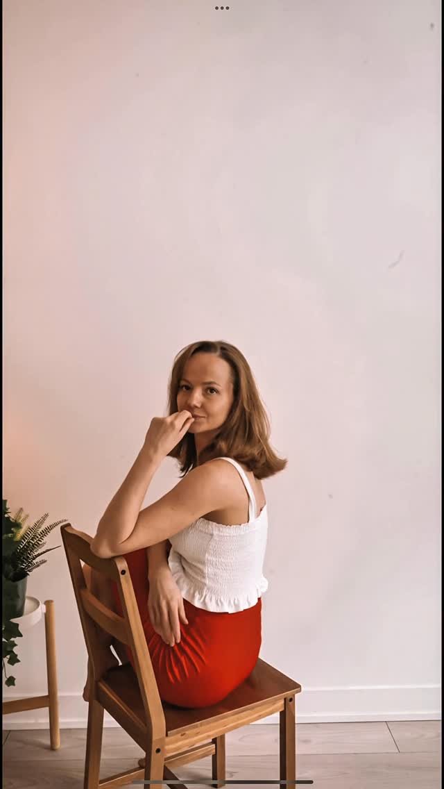 image.inspirer 게시물 이미지: Pose for pictures. How to hide the belly...