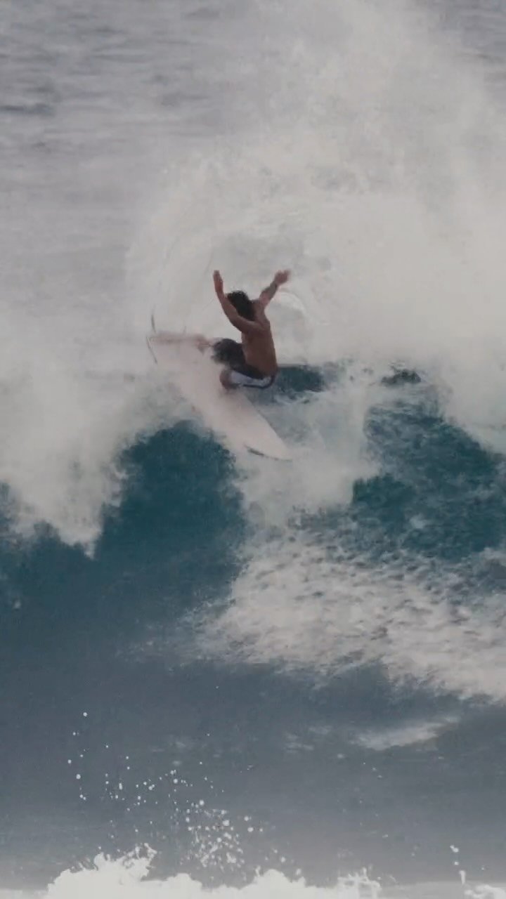 imaikalani_devault 게시물 이미지: Morning lap in the lump 🍙
🎥 @myleslaurion...