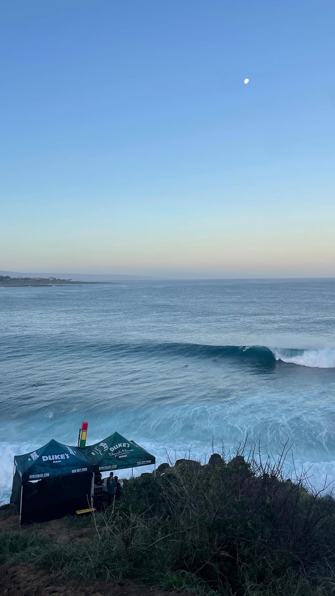 imaikalani_devault 게시물 이미지: Favorite contest at my favorite wave-
Epic day...