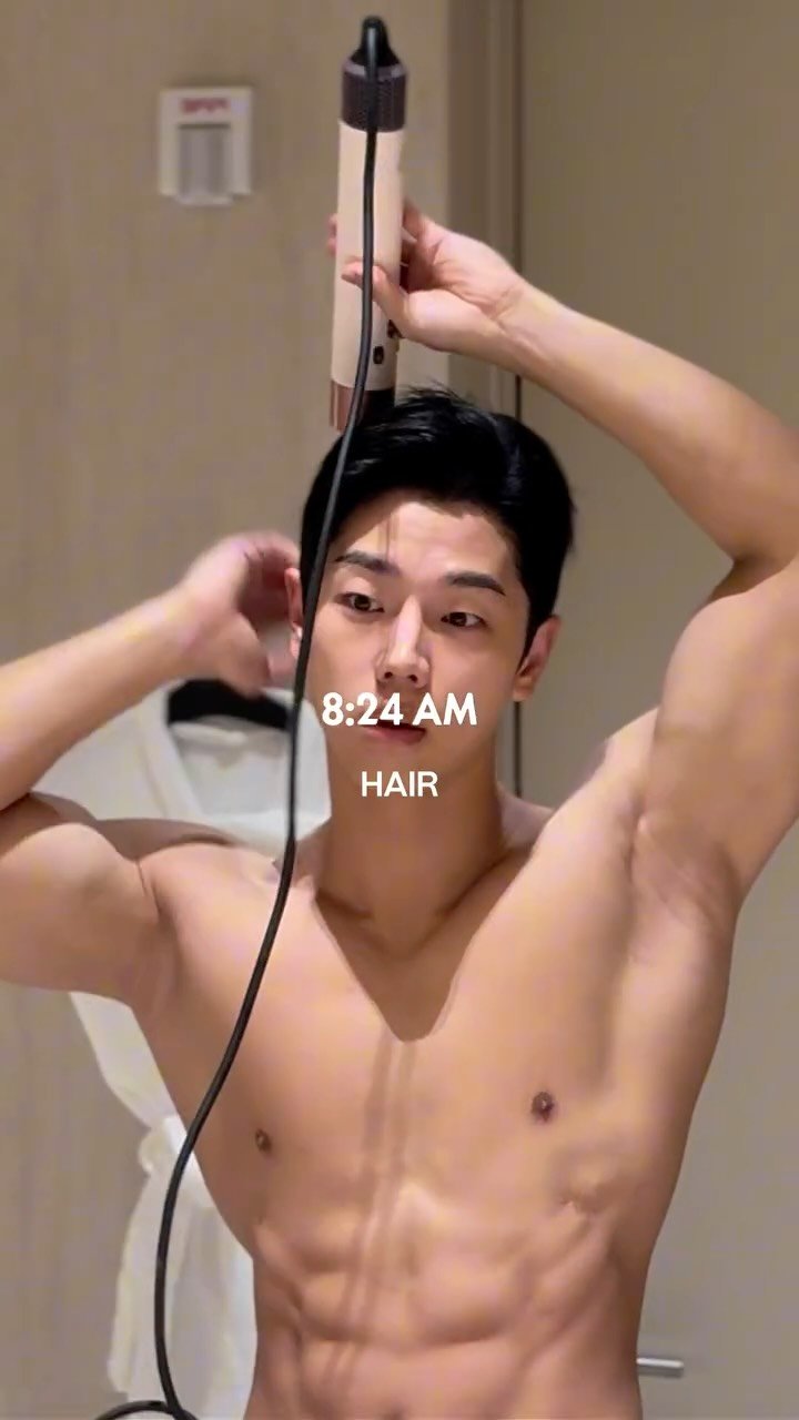 imjeongfit 게시물 이미지: “Health isn’t given. It’s built.”
.
.
.