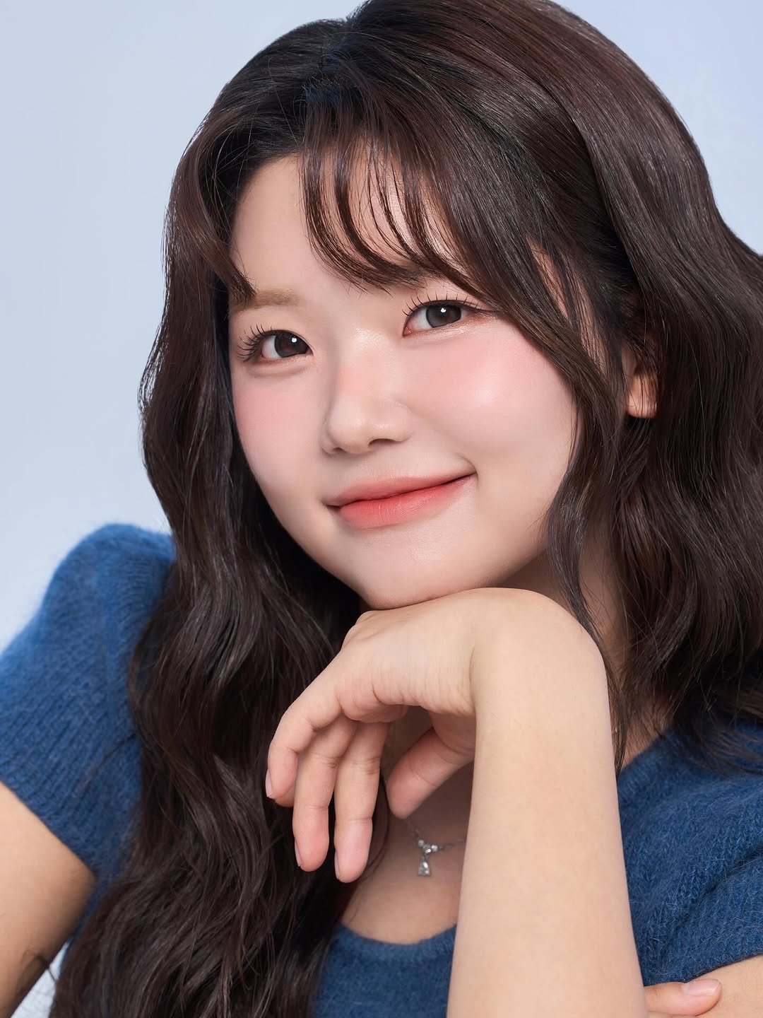 Photo by 임땡땡 on November 25, 2025. May be a closeup of one or more people, hair and text.