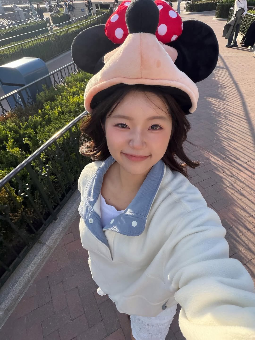 Photo by 임땡땡 on November 04, 2025. May be an image of Minnie Mouse, bath robe and text.