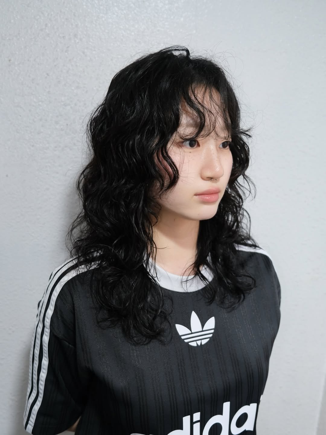 in_the_mirror__ 게시물 이미지: 애매한 기장에 빈티지펌 하면 최고죵 👍🏻
히피펌 첫 도전은 인더미러에서...