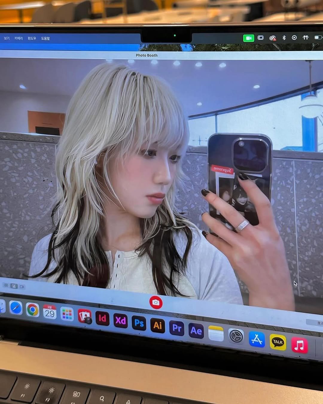 Photo by 광주미용실 인더미러 원장 정인 / 광주히피펌 빈티지펌 허쉬컷 굵은히피펌 on April 06, 2024.