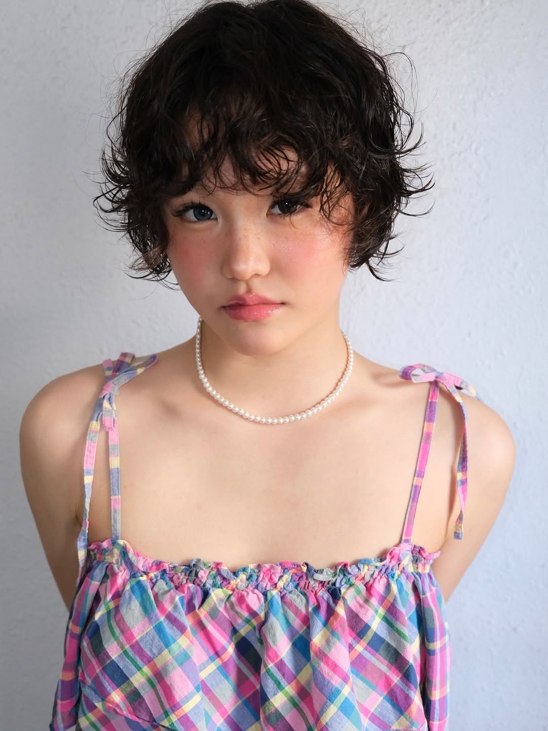 Photo by 광주미용실 인더미러 원장 정인 / 광주히피펌 빈티지펌 허쉬컷 굵은히피펌 on February 19, 2026. May be an image of one or more people, bangs, makeup and text.