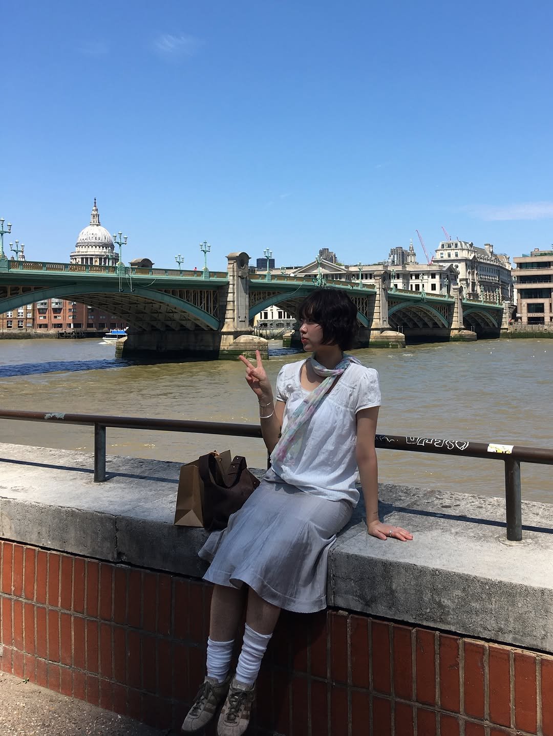 in_the_mirror__ 게시물 이미지: 이틀간의 자유시간 끝 😼
내일부터 사순 교육 홧팅해볼게요 🤓✂️