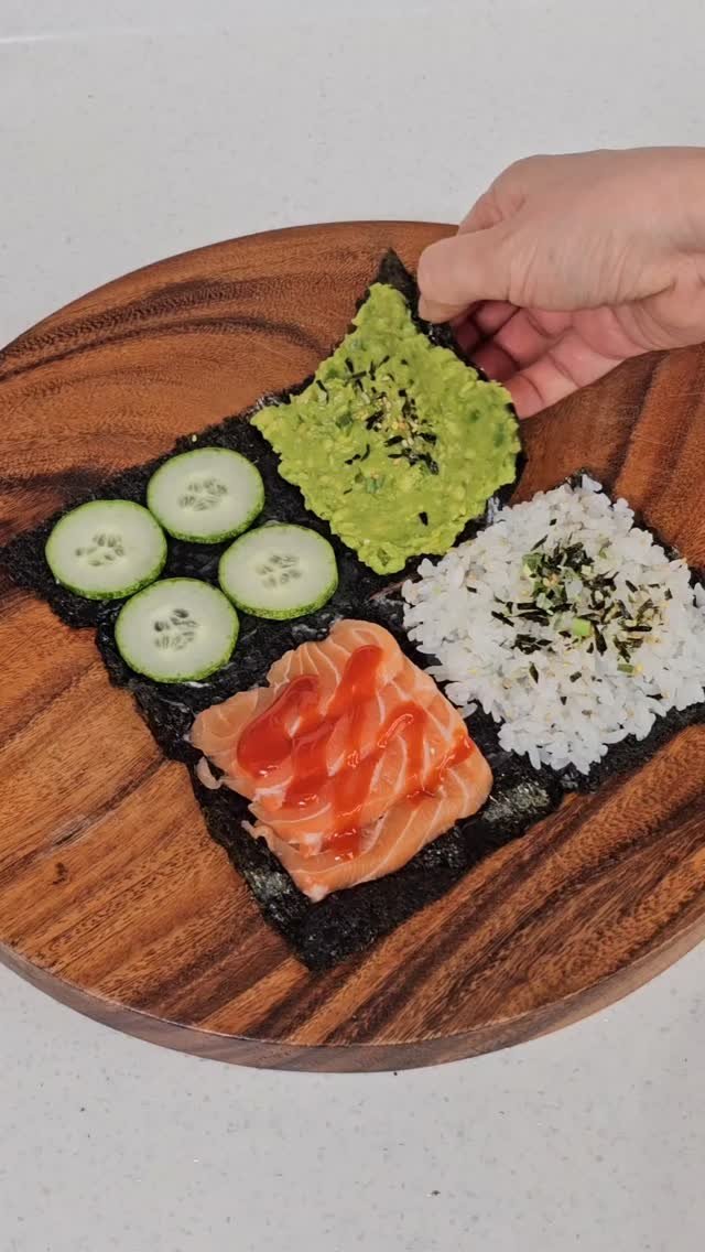 ina_home_kitchen 게시물 이미지: 해외에서 난리난 영상은
괜히 난리나는게 아니더라구요
어제 연어회 먹고 남아서
만들어...