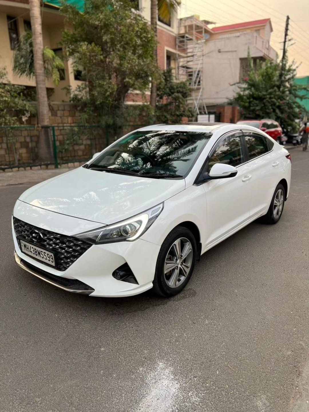 indian_car_hub_8600 게시물 이미지: Hyundai verna
Sx plus
Automatic transmission...