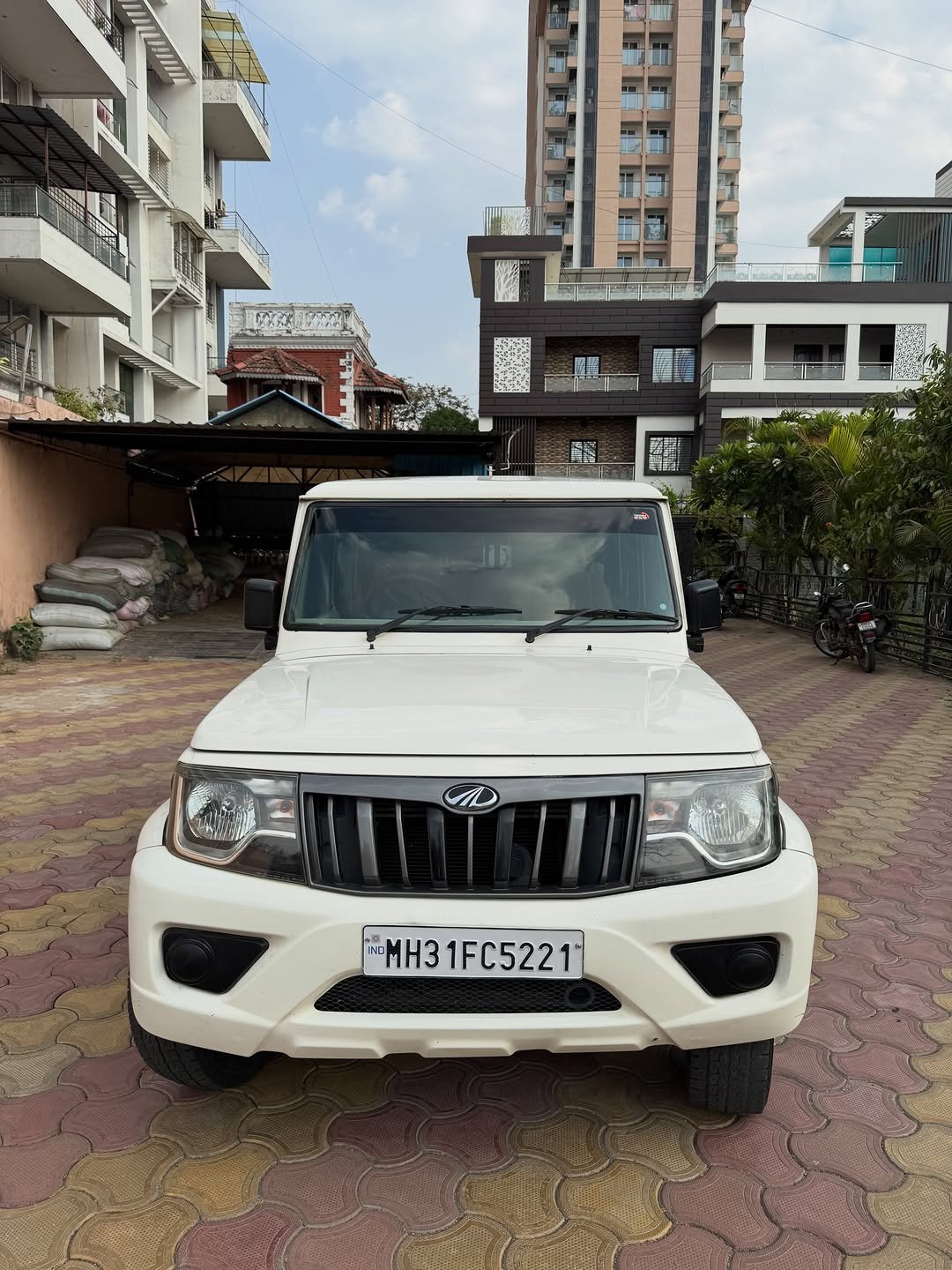indian_car_hub_8600 게시물 이미지: MAHINDRA BOLERO SLE 
2021
02 OWNER
TP...