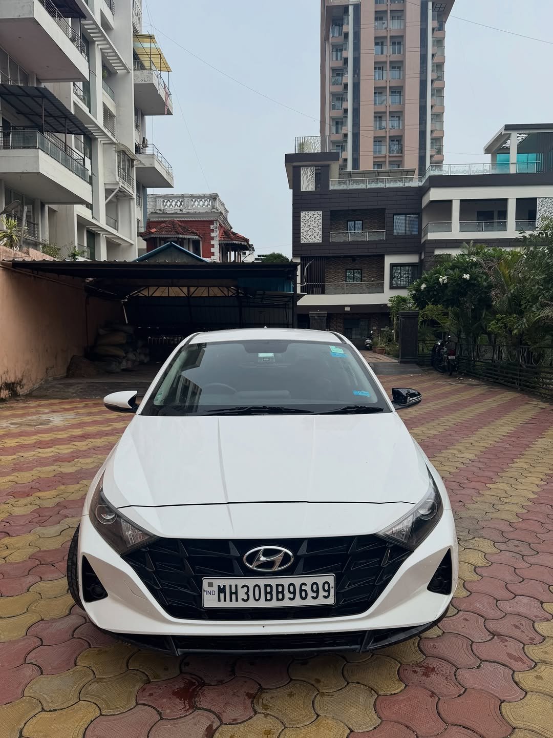 indian_car_hub_8600 게시물 이미지: HYUNDIA I20 ASTA AUTO
PETROL
2021 ENDING
01...