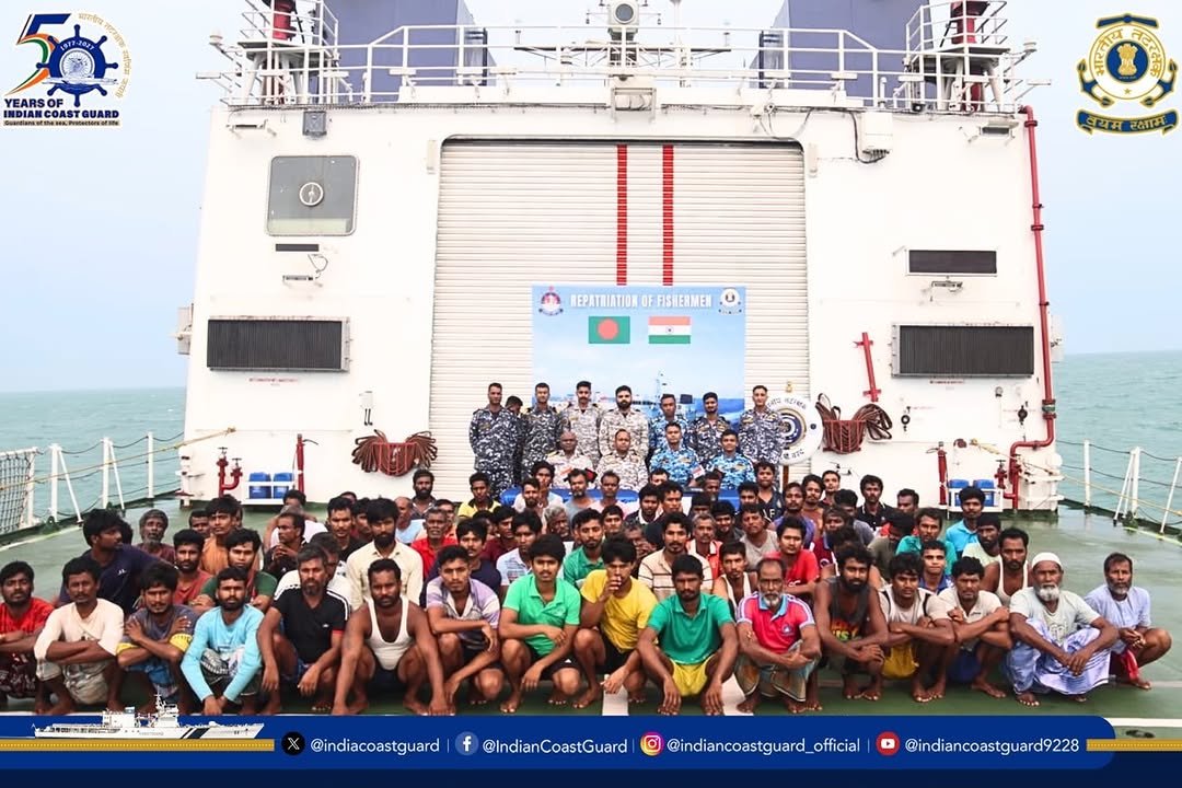 indiancoastguard_official 게시물 이미지: Indian Coast Guard Ship Varad successfully...