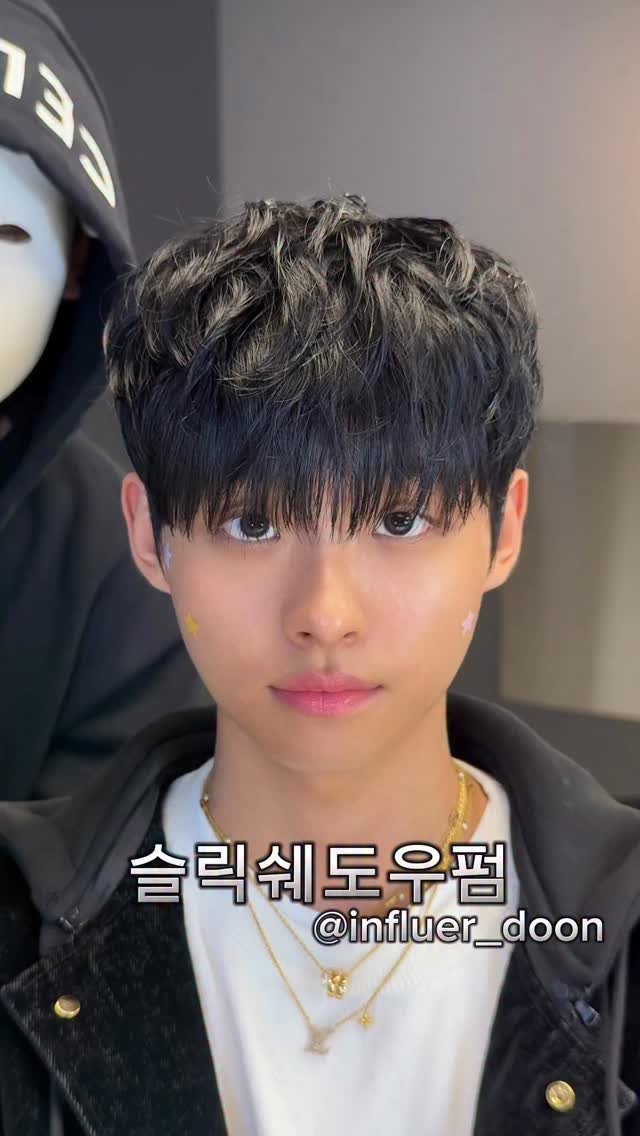 influer_doon 게시물 이미지: 슬릭쉐도우펌
 
날카로운 앞머리와 둥글한컬감으로 참교육

압구정로데오 인플러...