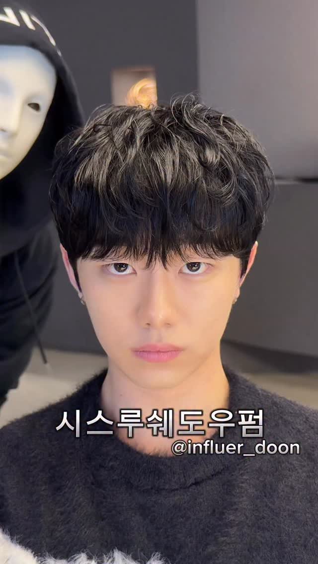 influer_doon 게시물 이미지: 시스루쉐도우펌

넓은 이마까지 보완되는 쉐도우펌스타일

압구정로데오 인플러...