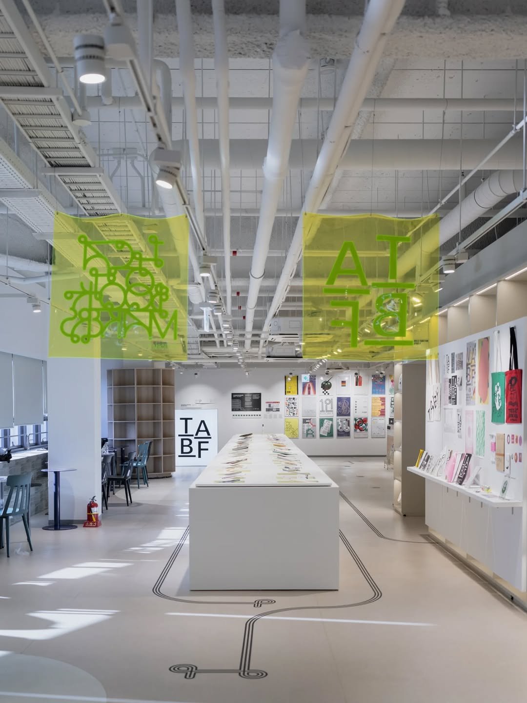 Photo by 마포출판문화진흥센터 플랫폼 P on November 19, 2025. May be an image of office.