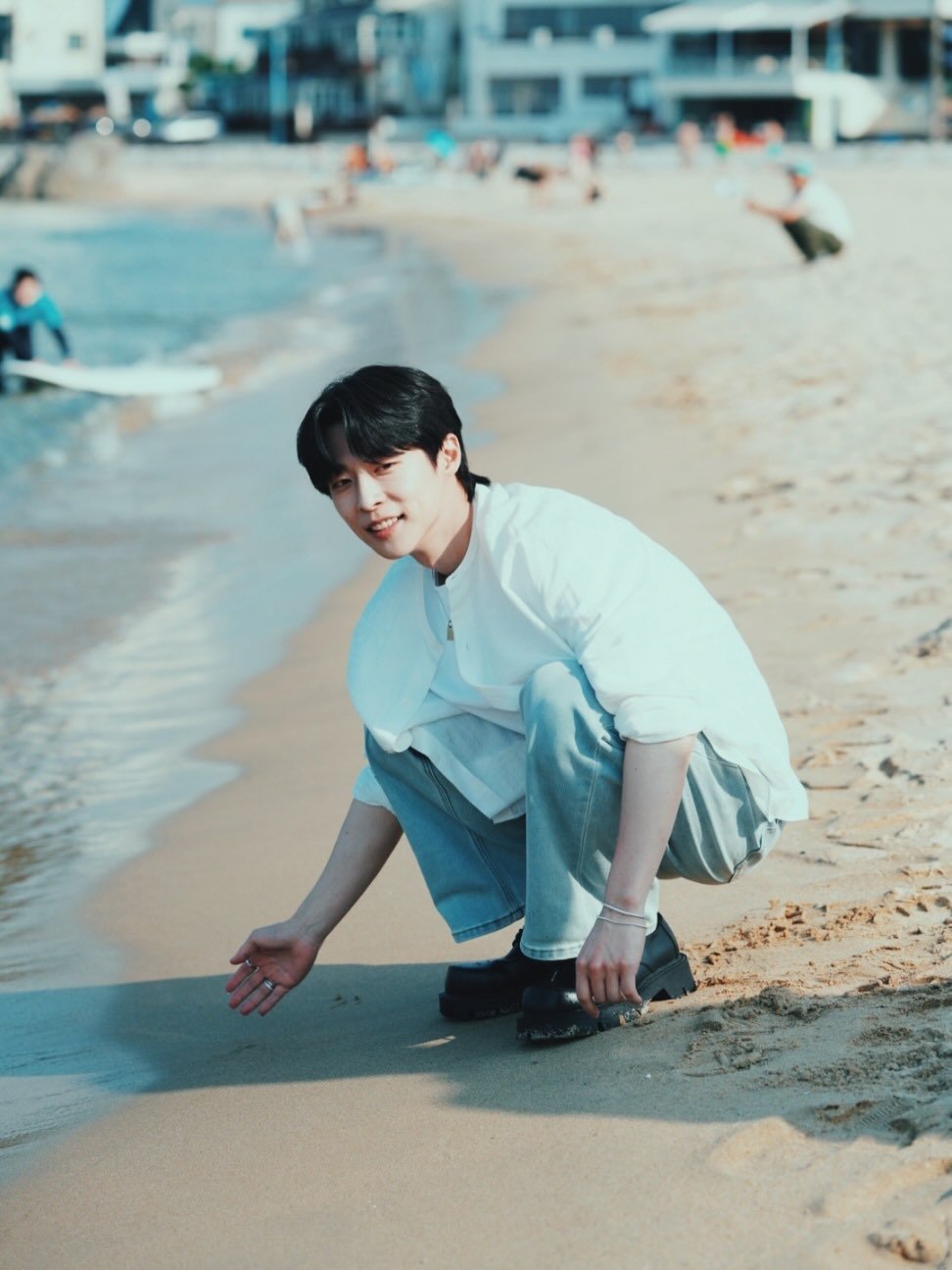 Photo by 배인혁 on February 04, 2026. May be an image of beach and text.