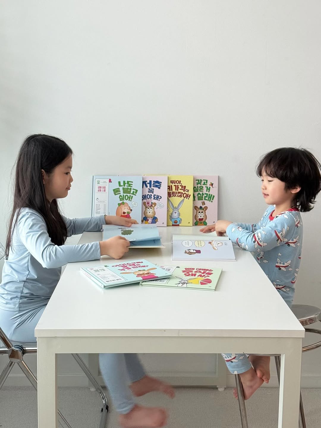 innout_picturebook 게시물 이미지: #근황 <하이파이브 금융 교육>은 교직에 계신 분들, 부모님, 교육 관계자들도 많이...