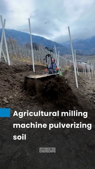 interestingengineering 게시물 이미지: Agricultural milling machine operating between...