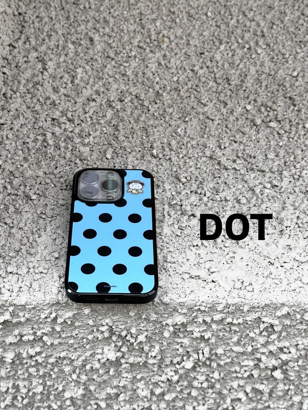 Photo shared by 아이오스튜디오 ◝✩ on February 28, 2026 tagging @io_studio__. May be an image of phone, Superman and text.